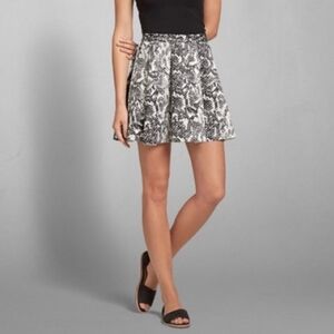 Abercrombie & Fitch | High-Waisted Black & White Mini